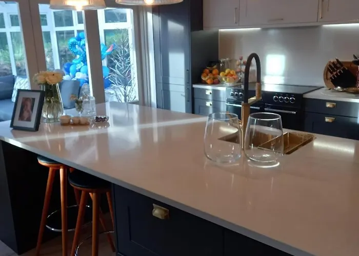 Дом отдыха Easter & Summer Retreat In The Garden Of Ireland Newcastle (Wicklow)